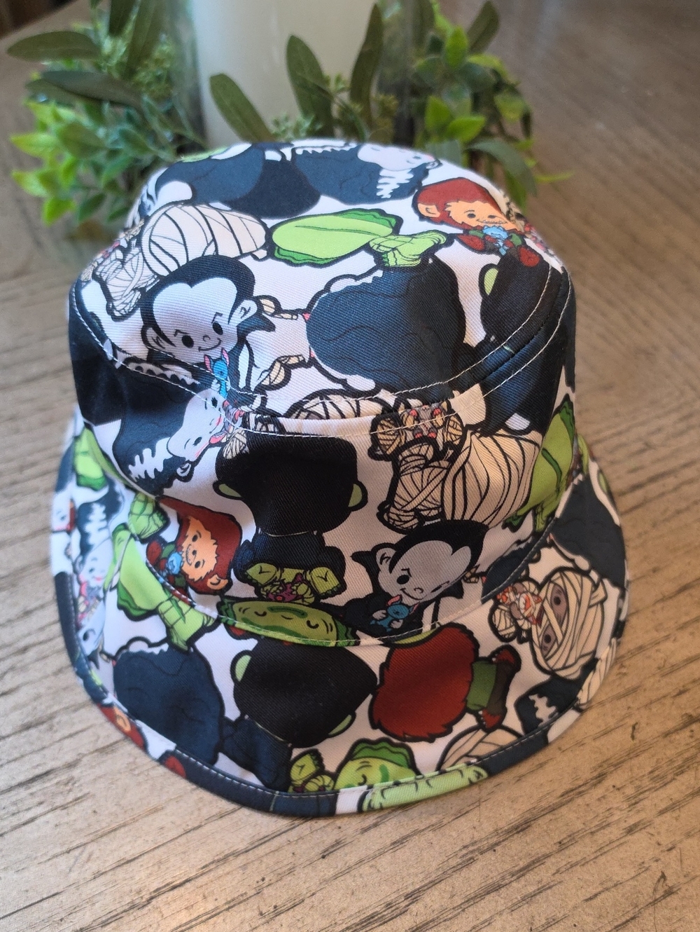 Bitty Monsters Reversible Universal Studios Bucket Hat NWOT